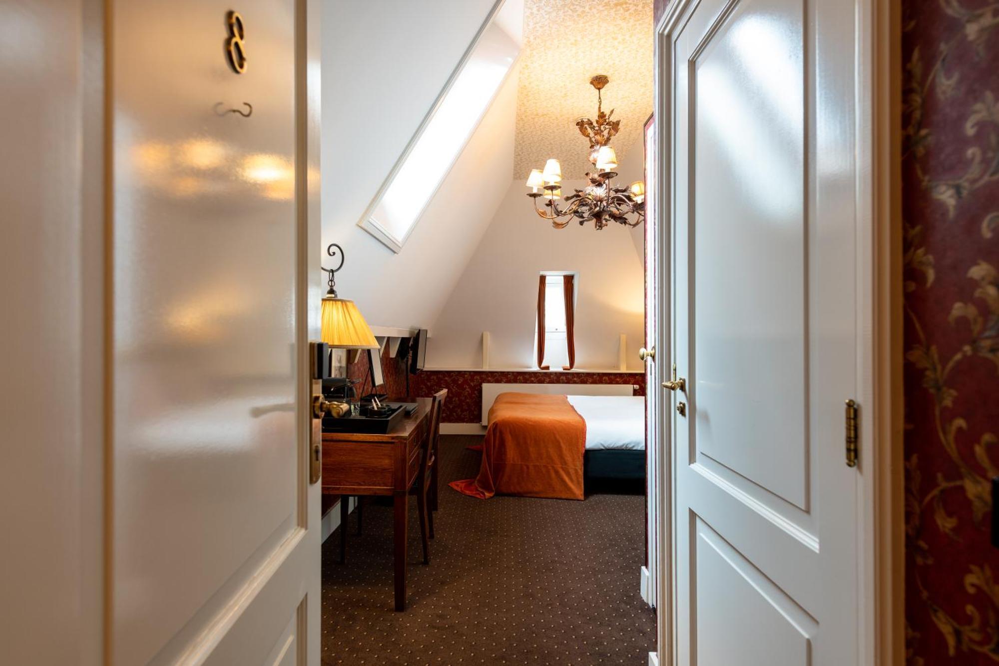 Grand Boutique Hotel-Restaurant Huis Vermeer Deventer Szoba fotó